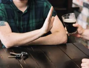 Az alkoholfogyasztás tudatos visszautasítása